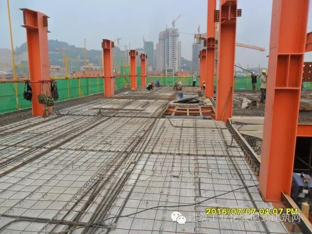 叠合板现浇部分钢筋绑扎
