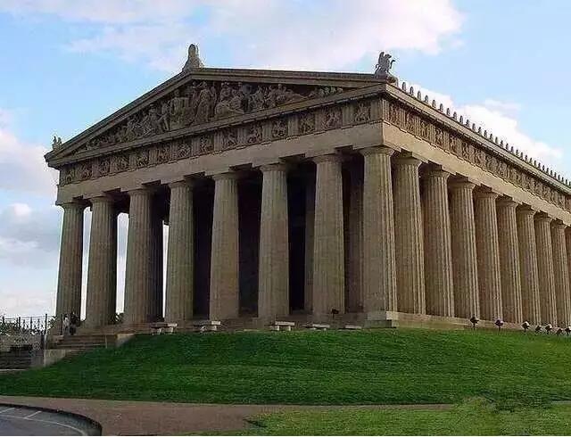 并将柱式宫殿建筑形制带回希腊,与当地的建筑形式相融合,形成了经典