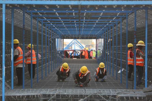 智能建造助合武高铁湖北段建设提速