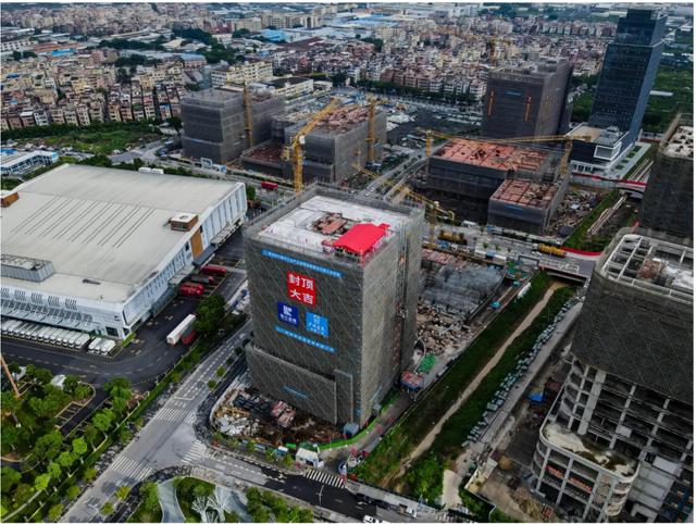 荔湾现代都市工业产业园完成首吊建设